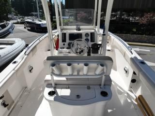 Robalo R222 Center Console image