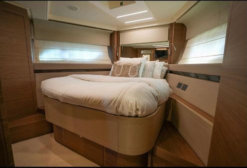 Ferretti Yachts 550 image