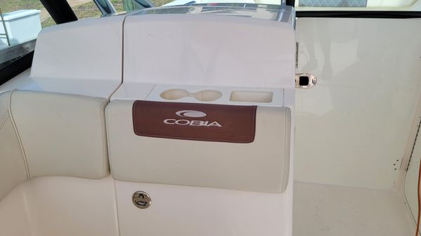 Cobia 280-DUAL-CONSOLE image