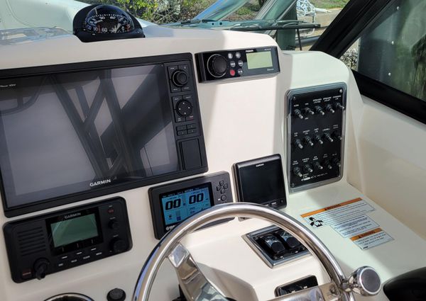 Cobia 280 Dual Console image