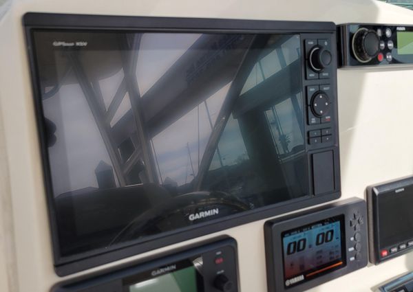 Cobia 280 Dual Console image