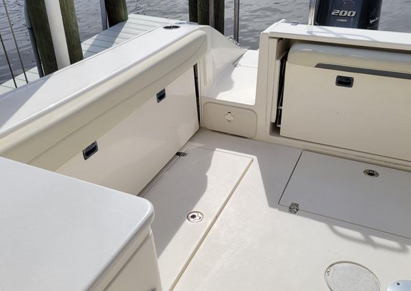 Cobia 280 Dual Console image