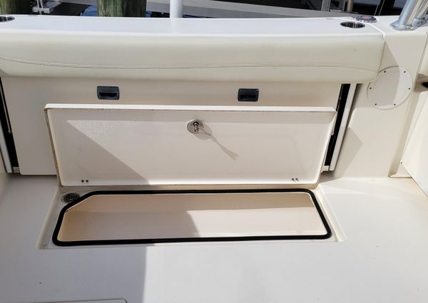 Cobia 280 Dual Console image