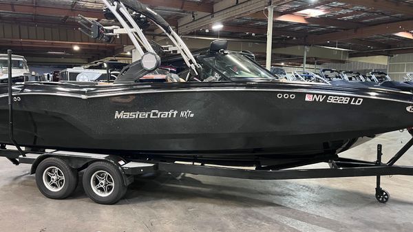 MasterCraft NXT24 