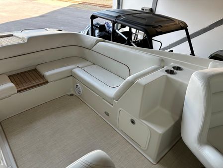 Chris-Craft Launch 28 image