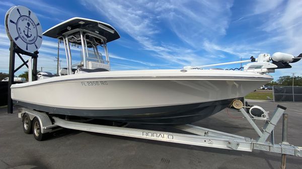 Robalo Cayman 246 