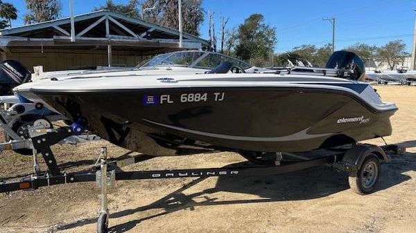 Bayliner Element M15 