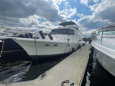 Meridian 490 Pilothouse image