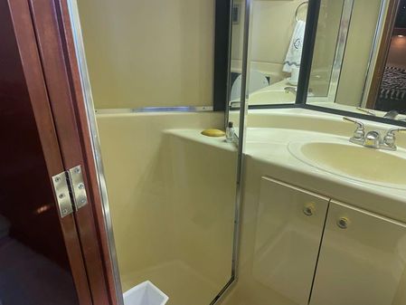 Meridian 490 Pilothouse image