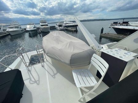 Meridian 490 Pilothouse image
