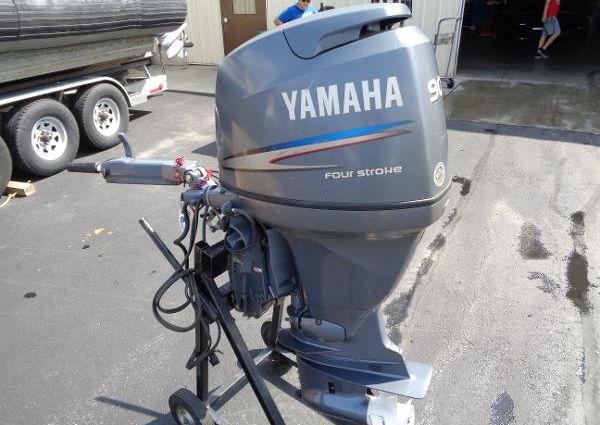 Yamaha Outboards F90 image