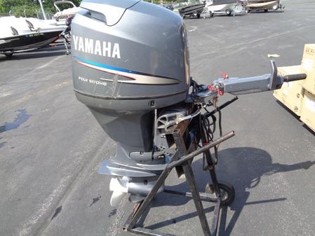 Yamaha Outboards F90 image