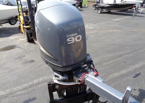 Yamaha Outboards F90 image