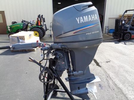 Yamaha Outboards F90 image