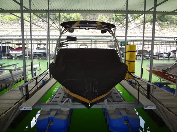 Correct Craft Super Air Nautique 230 image