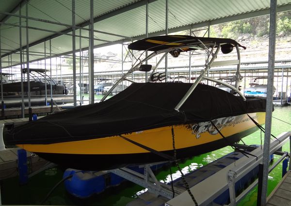 Correct Craft Super Air Nautique 230 image