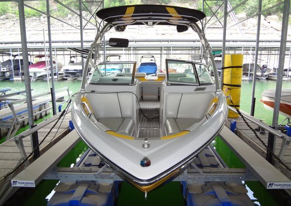 Correct Craft Super Air Nautique 230 image