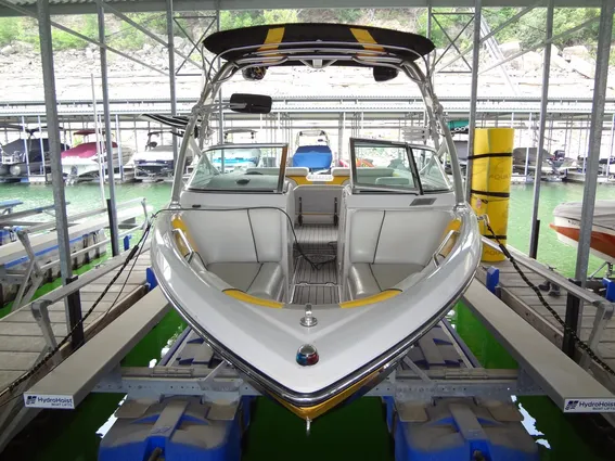 Correct Craft Super Air Nautique 230 image