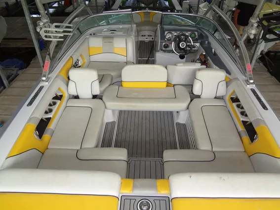 Correct Craft Super Air Nautique 230 image