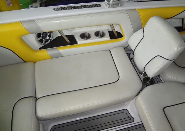 Correct Craft Super Air Nautique 230 image