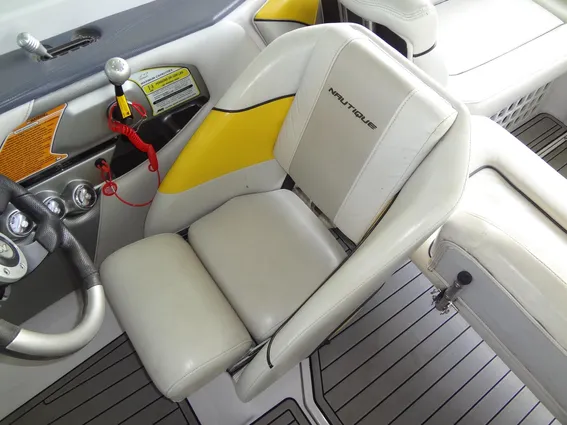 Correct Craft Super Air Nautique 230 image