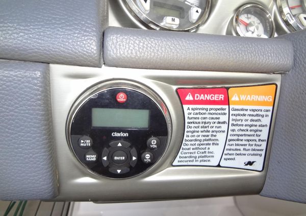 Correct Craft Super Air Nautique 230 image