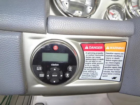 Correct Craft Super Air Nautique 230 image