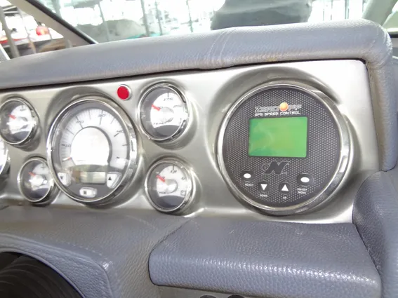 Correct Craft Super Air Nautique 230 image