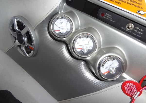 Correct Craft Super Air Nautique 230 image