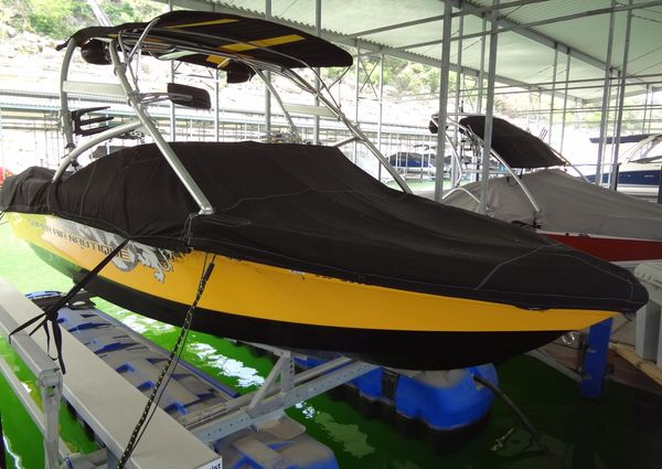 Correct Craft Super Air Nautique 230 image