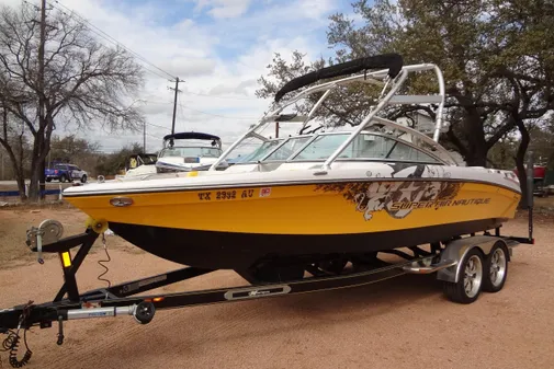 Correct Craft Super Air Nautique 230 