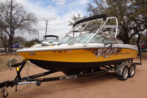 Correct Craft Super Air Nautique 230 - main image