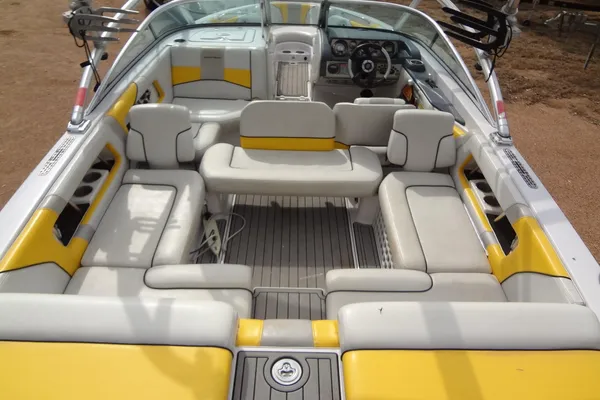 Correct Craft Super Air Nautique 230 image