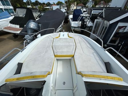 Beneteau FLYER-6-SPORTDECK image