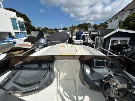 Beneteau FLYER-6-SPORTDECK image