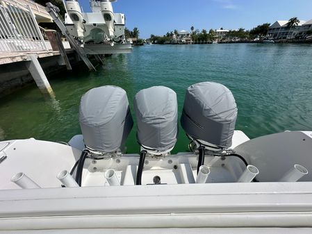 Intrepid 400 Center Console image