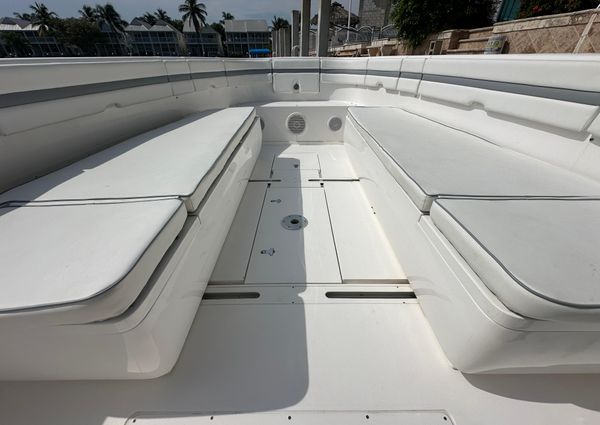 Intrepid 400-CENTER-CONSOLE image