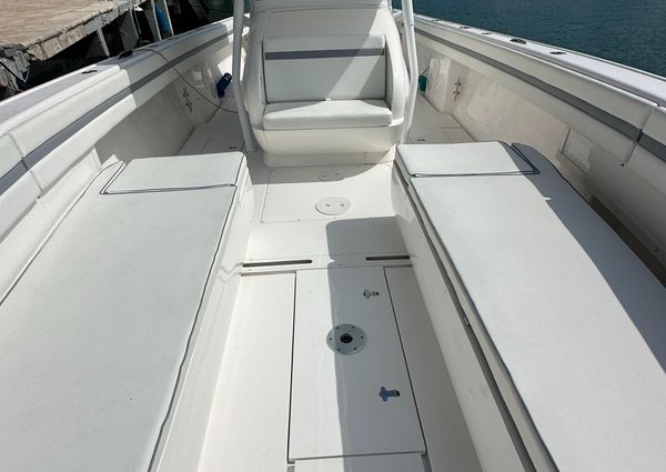 Intrepid 400-CENTER-CONSOLE image