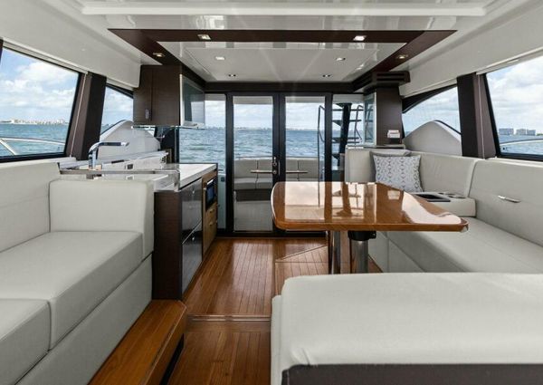 Tiara Yachts 44 Flybridge image