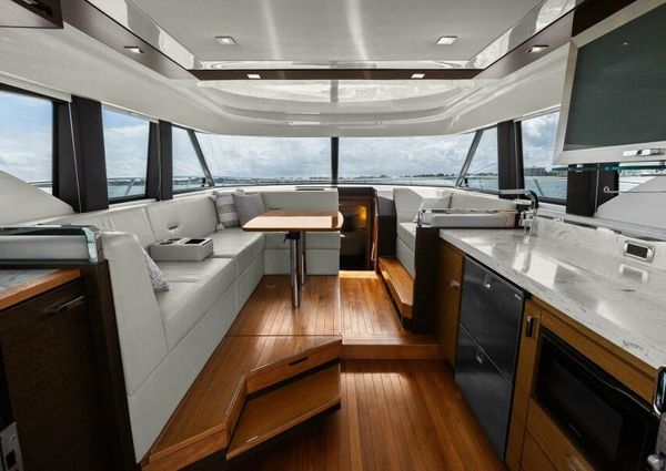 Tiara Yachts 44 Flybridge image