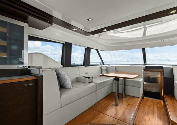 Tiara Yachts 44 Flybridge image