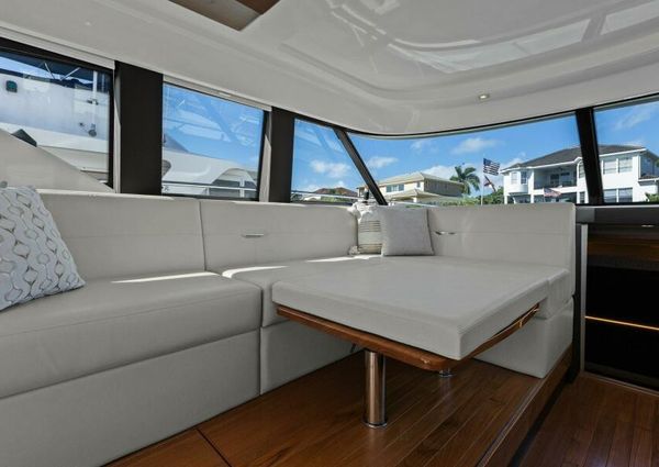 Tiara Yachts 44 Flybridge image