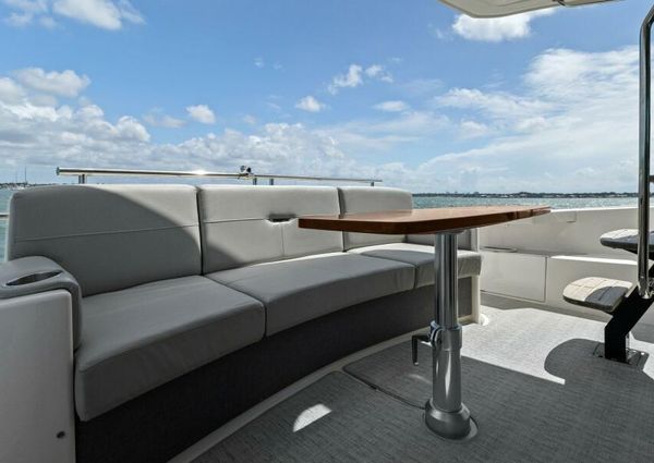 Tiara Yachts 44 Flybridge image