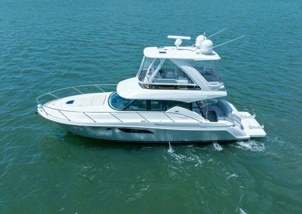 Tiara Yachts 44 Flybridge image