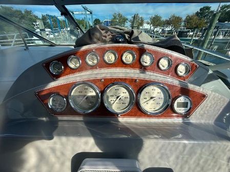 Bayliner 320 image
