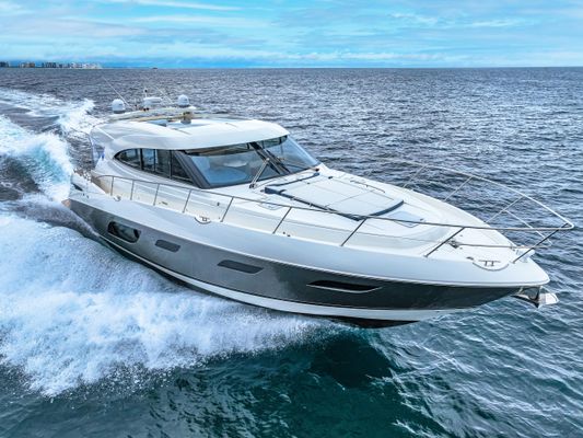 Riviera 6000 Sport Yacht - main image