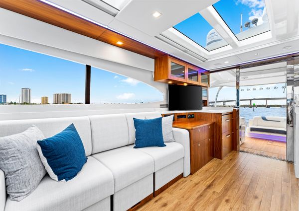 Riviera 6000 Sport Yacht image