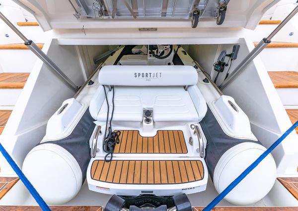 Riviera 6000 Sport Yacht image