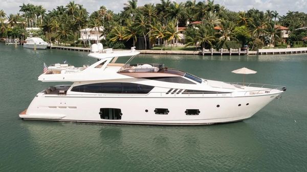 Ferretti Yachts 800 