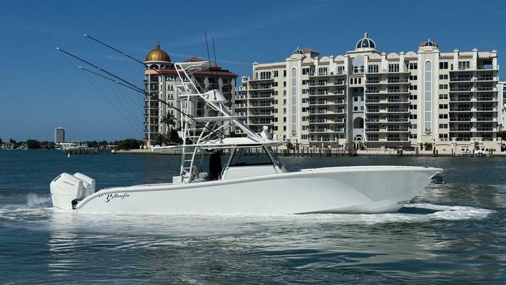 Yellowfin 42 Center Console - main image